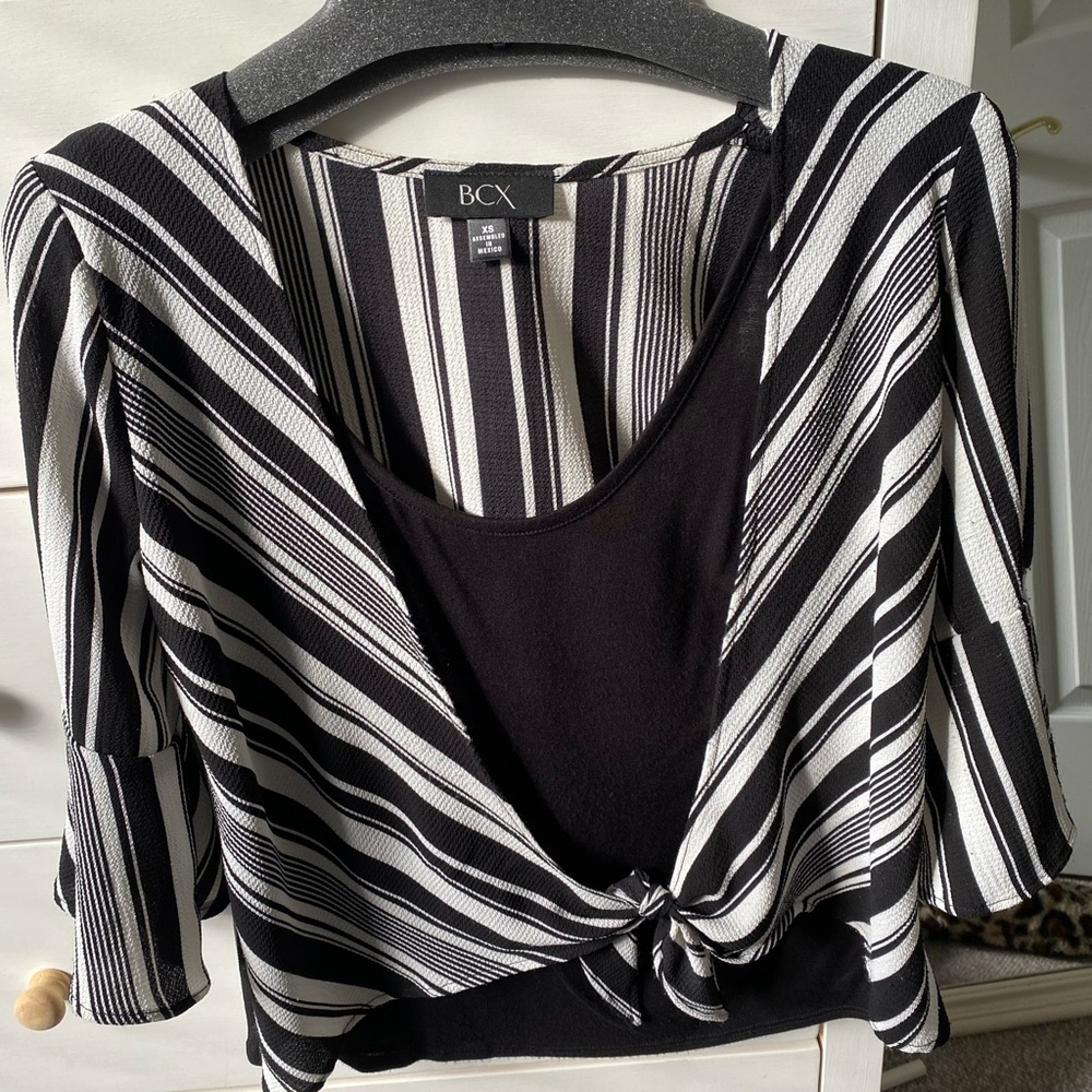 BCX size XS black and white blouse